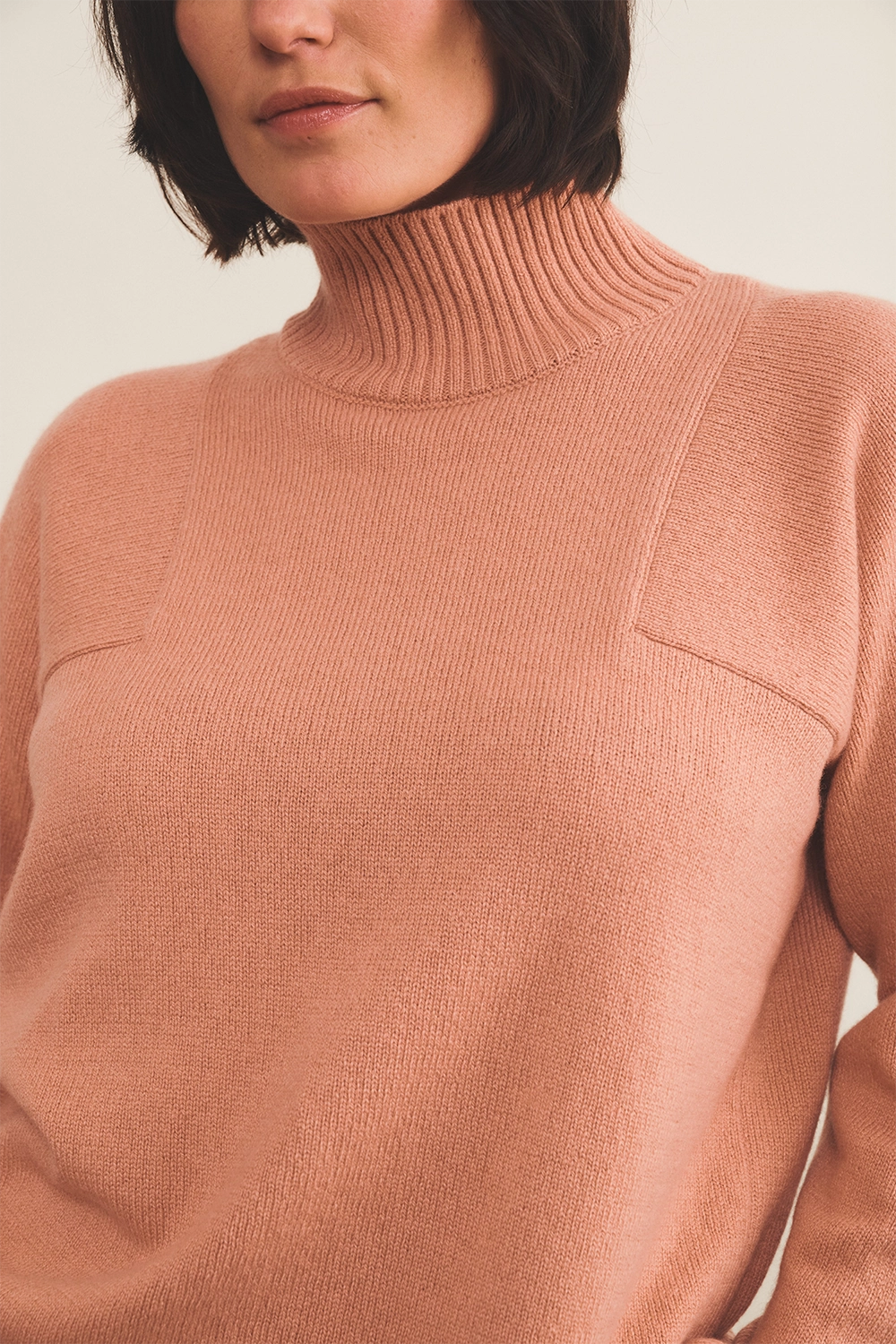 Light Salmon color cashmere sweater women - focus| Charlotte | Linnea Lund