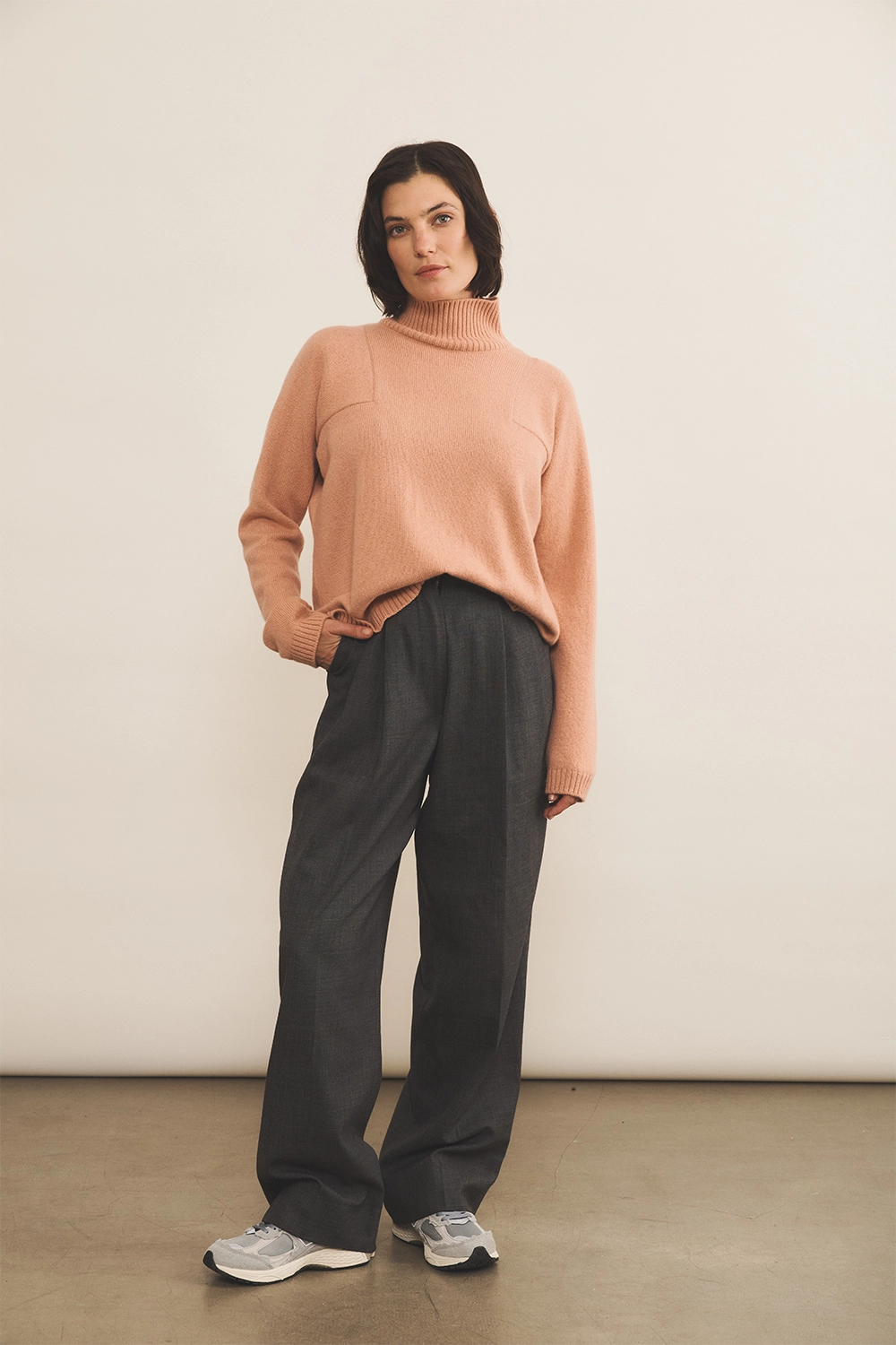 Light Salmon color cashmere sweater women - look | Charlotte | Linnea Lund