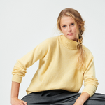 Yellow cashmere sweater women - front view | Charlotte | Linnea Lund