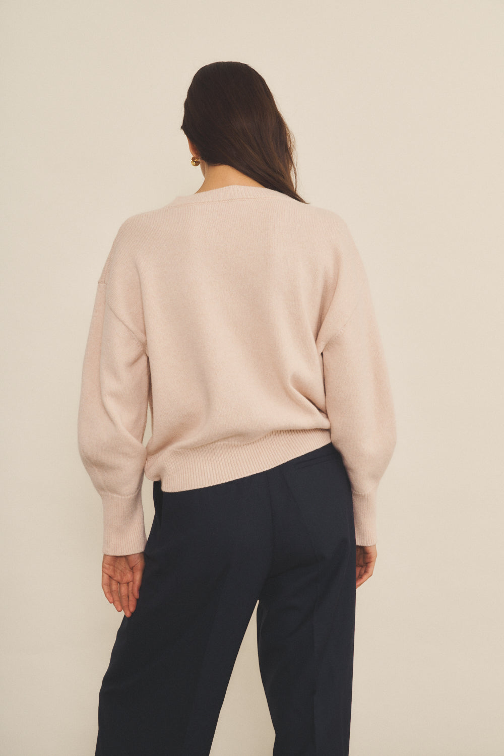 Cashmere sweater women soft pink color - back view | Sarah | Linnea Lund