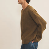 Ribbed ocher green men cashmere sweater - side view | Edward | Linnea Lund
