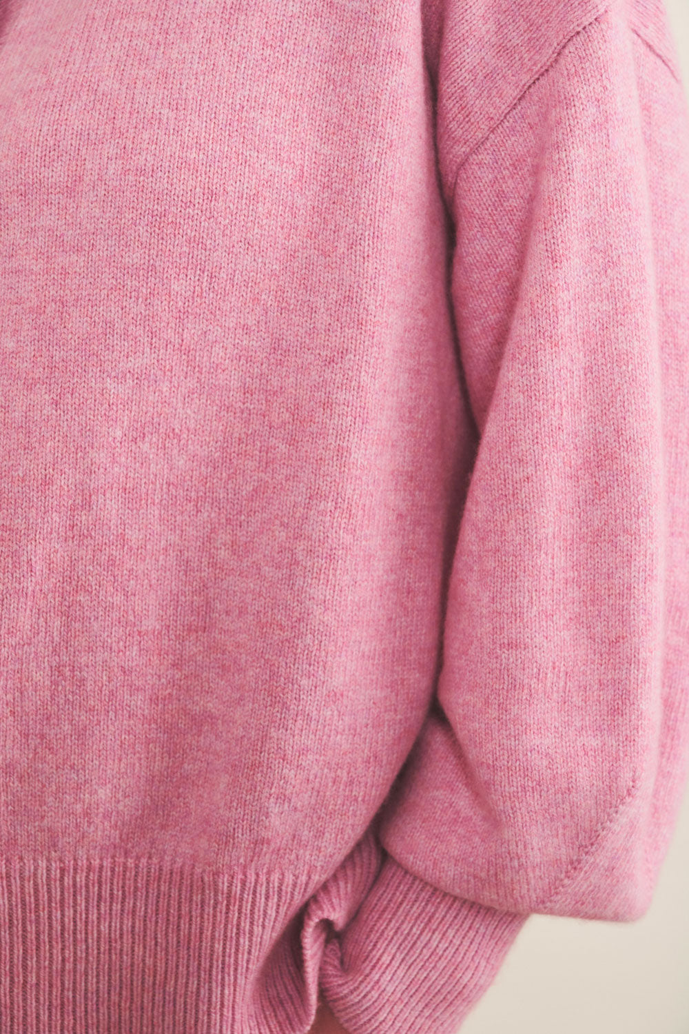 Cashmere cardigan women pink - fabric view | Gabriella | Linnea Lund