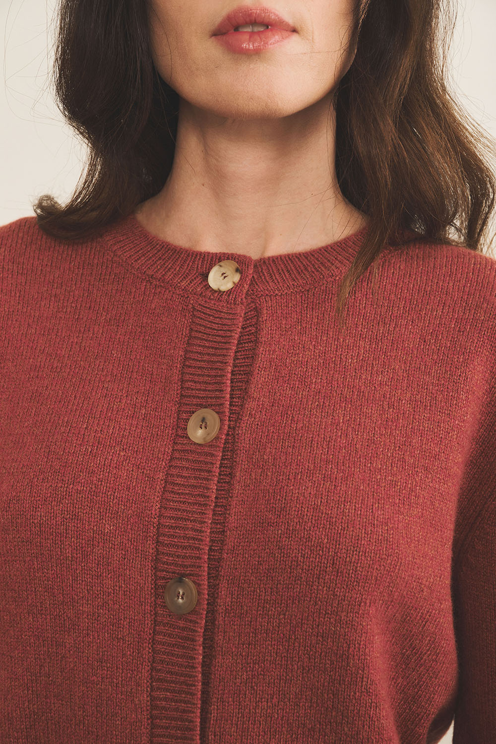 Red ocher women cashmere cardigan - focus view | Greta | Linnea Lund