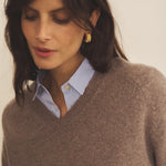 Taupe women cashmere sweater - focus fabric | Jack | Linnea Lund