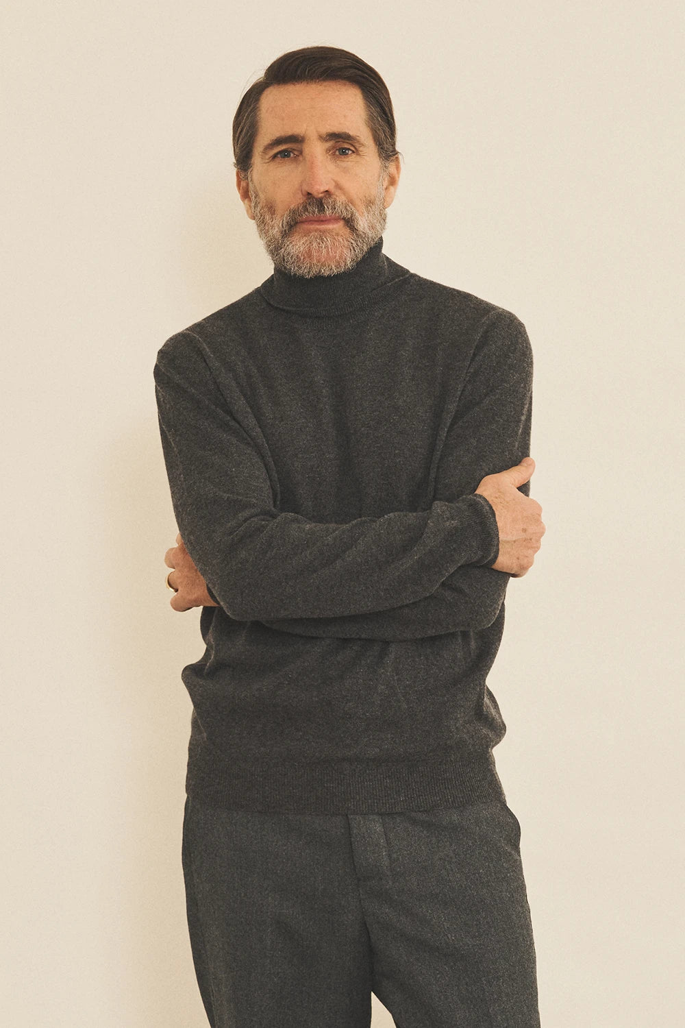 Turtleneck dark grey fitted cashmere sweater Jim Linnea Lund