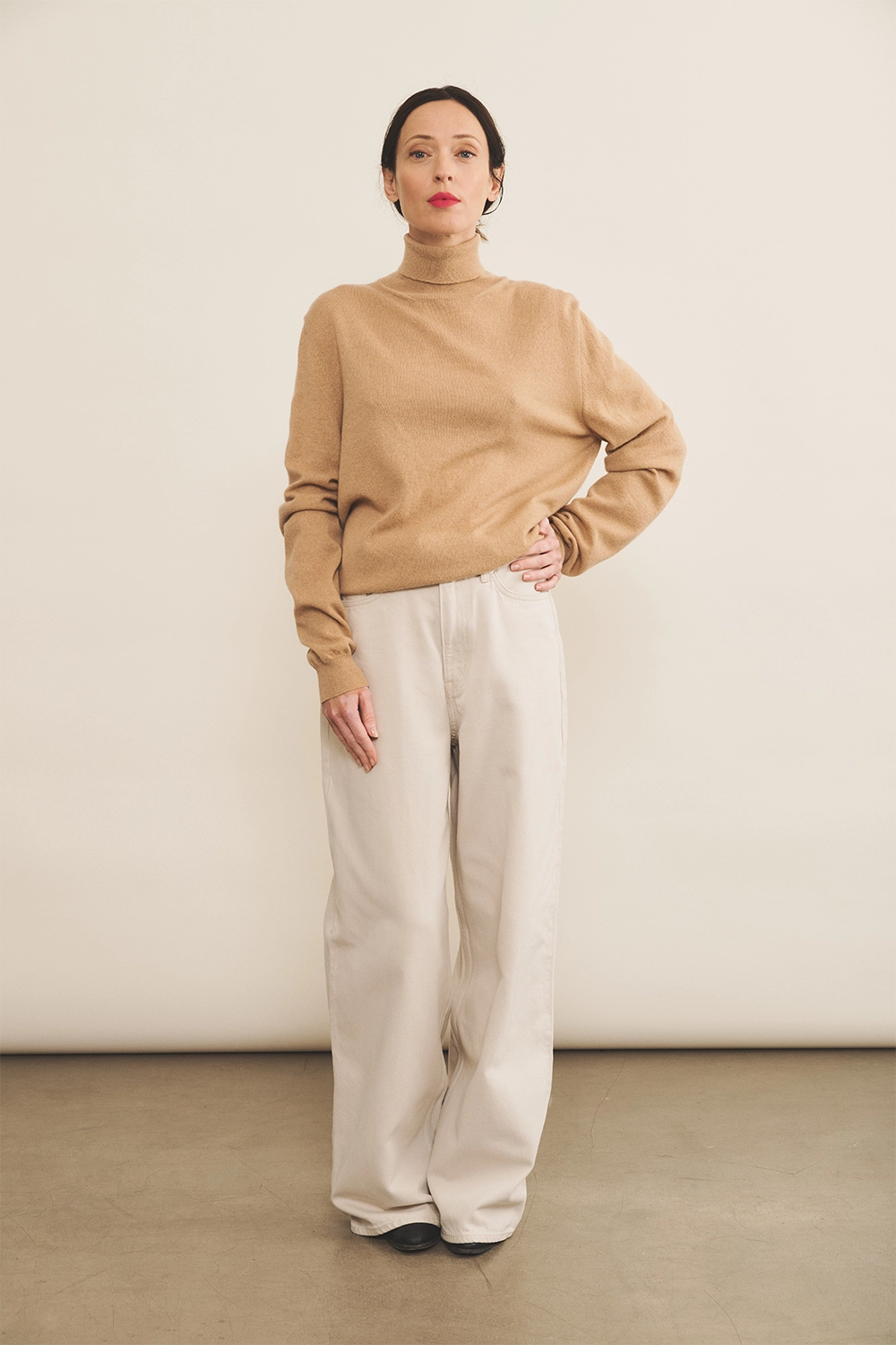 Camel women cashmere sweater - look| Jim | Linnea Lund