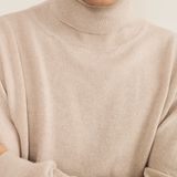 Cream light men cashmere sweater - focus view | Jim | Linnea Lund