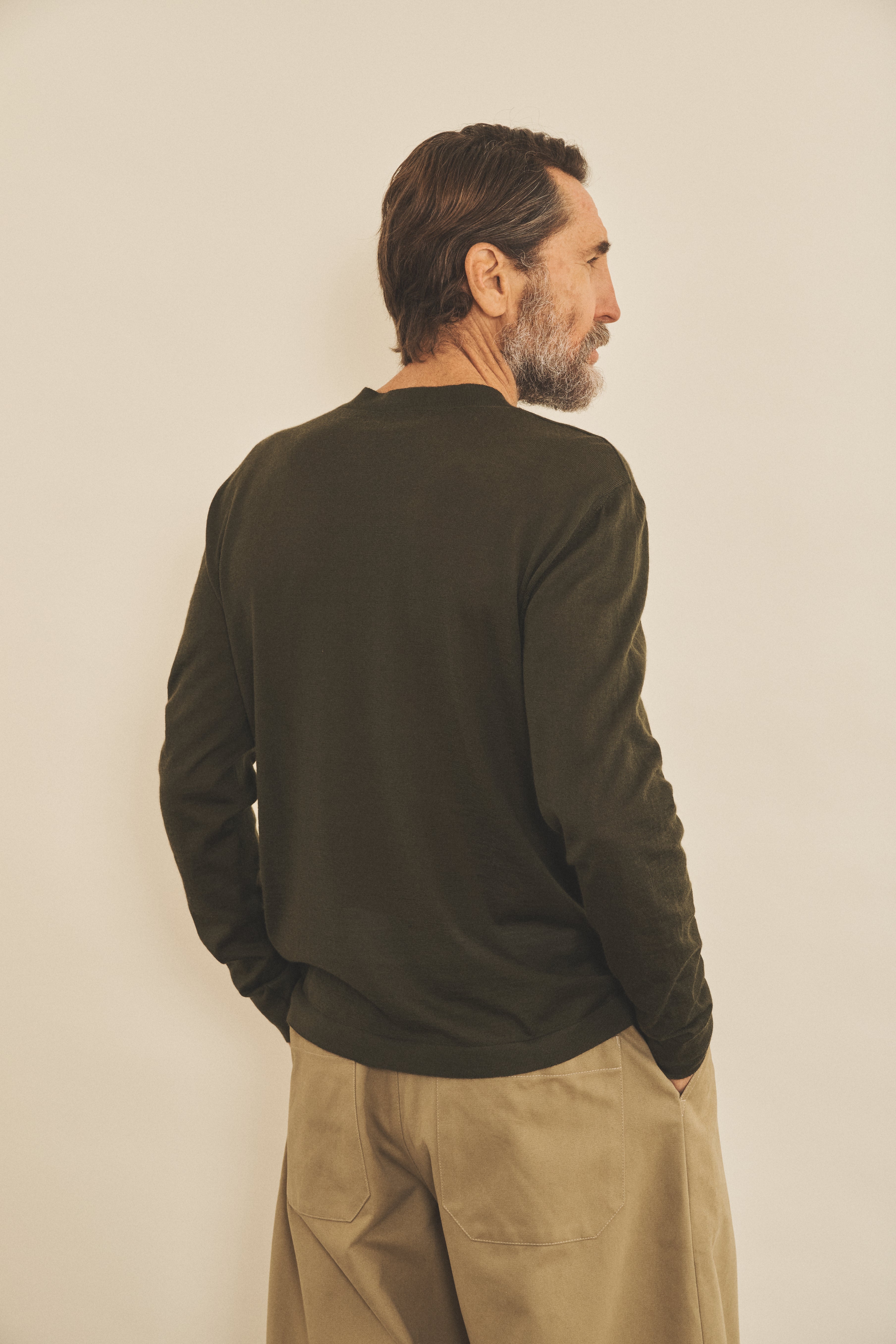 kaki cashmere sweater men - back view | Marcel | Linnea Lund