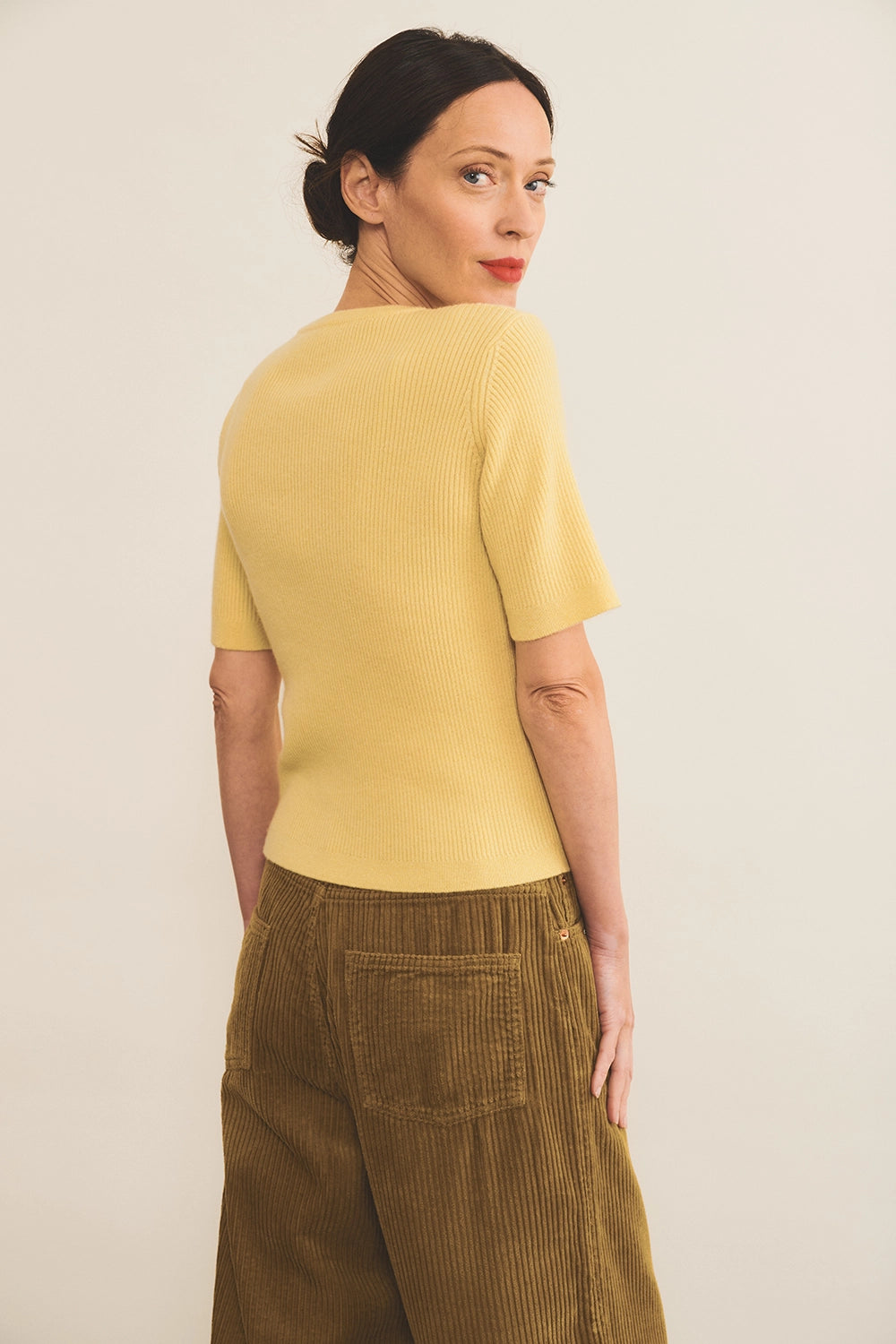Yellow Women Cashmere Tee-shirt - back view | Melanie | Linnea Lund