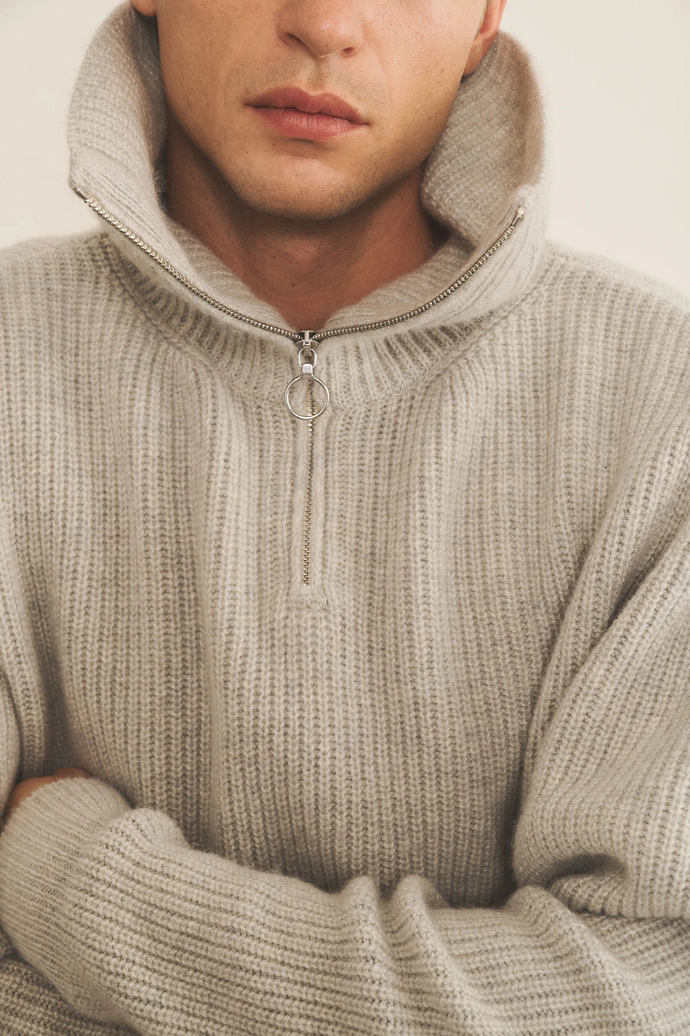 Zip collar light grey cashmere sweater for men - focus view | Sam | Linnea Lund