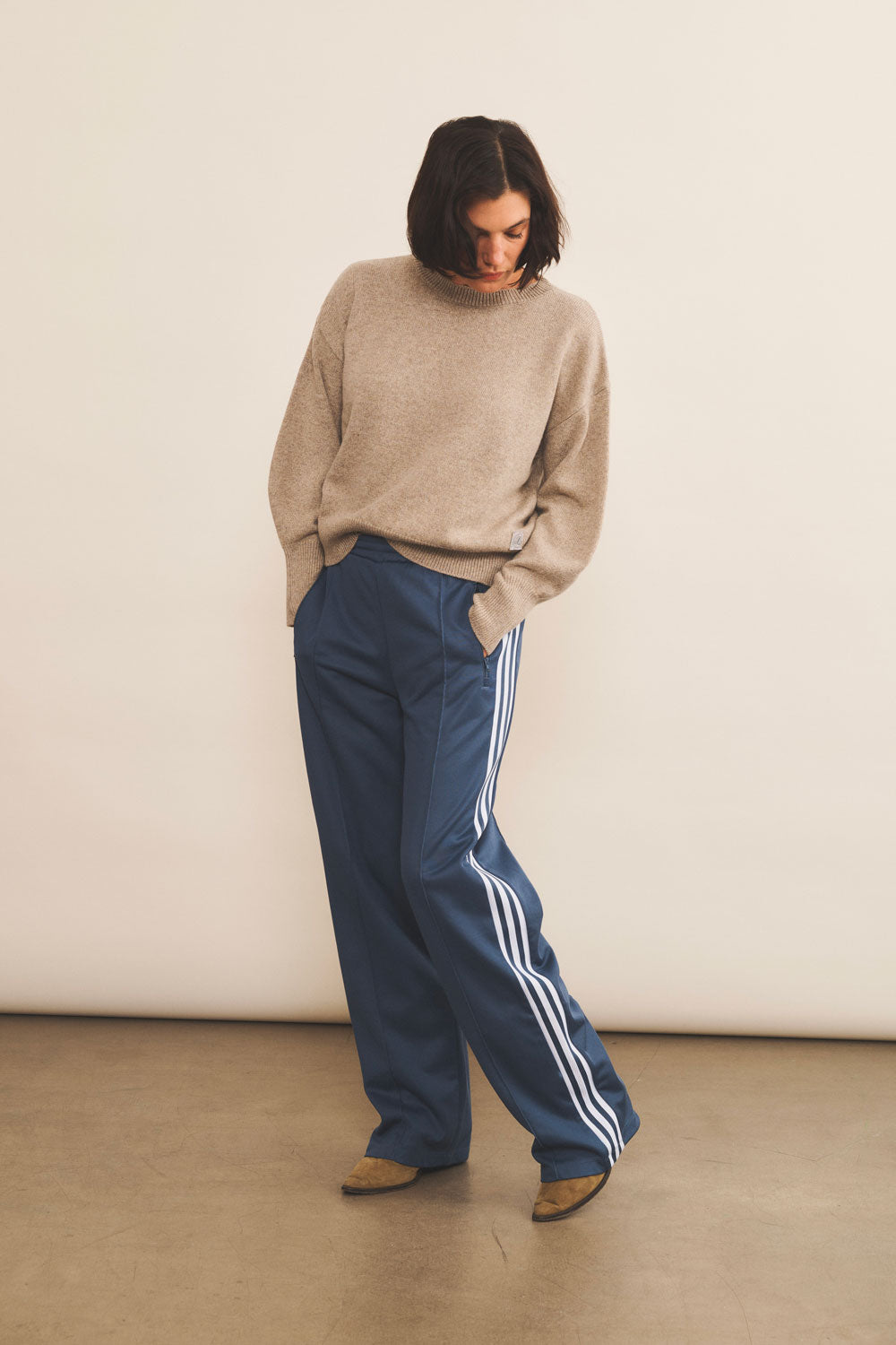 Cashmere sweater women beige - look | Sarah | Linnea Lund