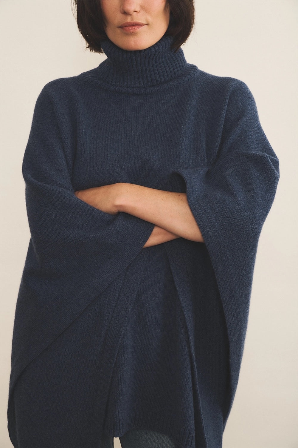 blue cashmere poncho women - focus fabric | Angela | Linnea Lund