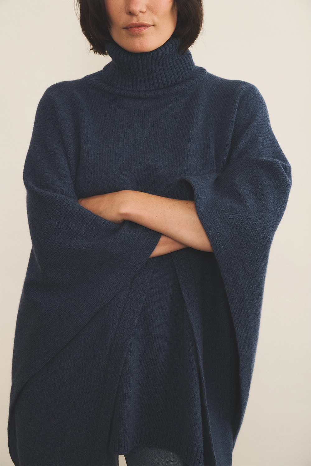 blue cashmere poncho women - focus | Angela | Linnea Lund