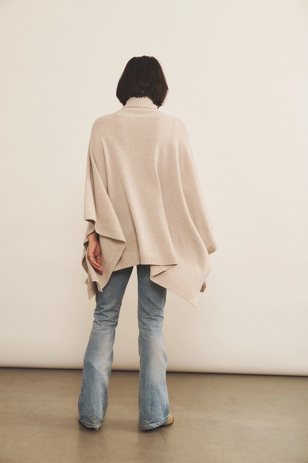beige cashmere poncho women - back view | Angela | Linnea Lund