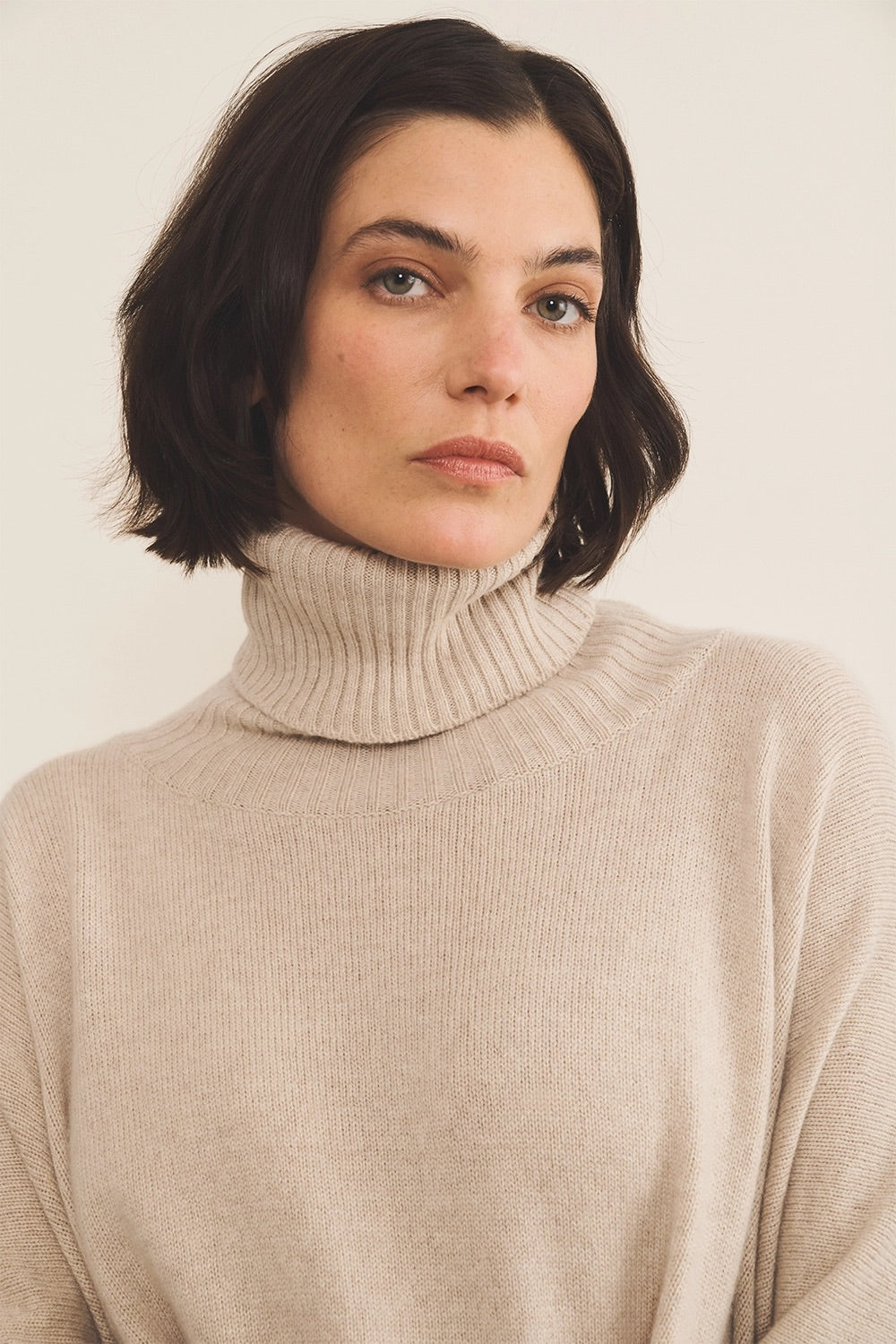 beige cashmere poncho women - focus view | Angela | Linnea Lund