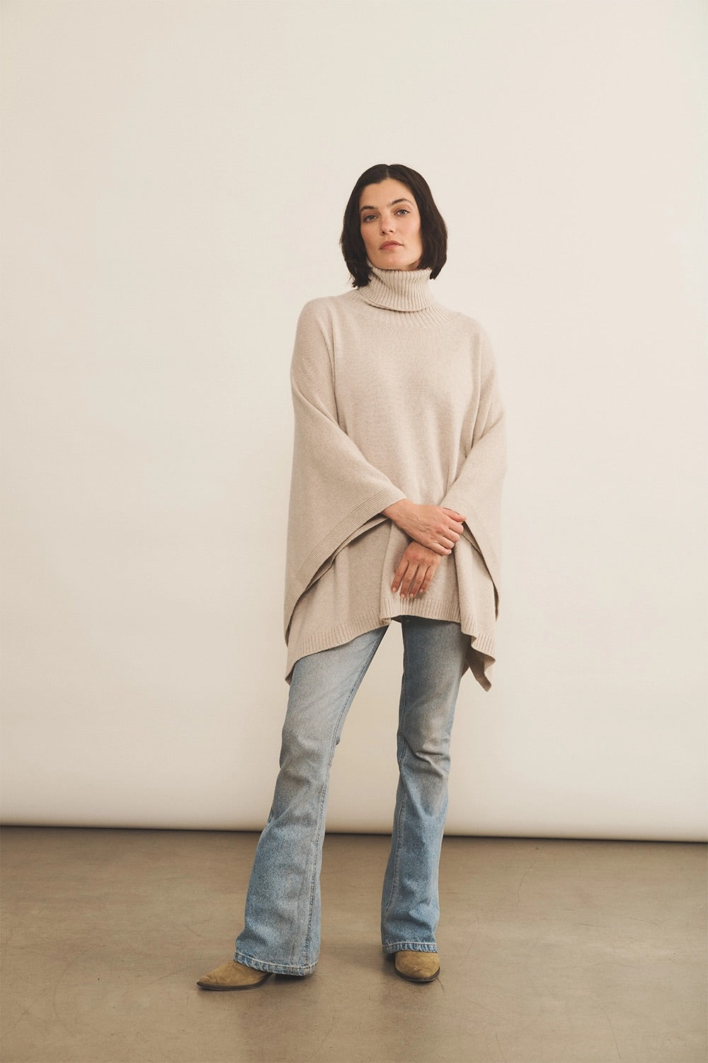 beige cashmere poncho women - look | Angela | Linnea Lund