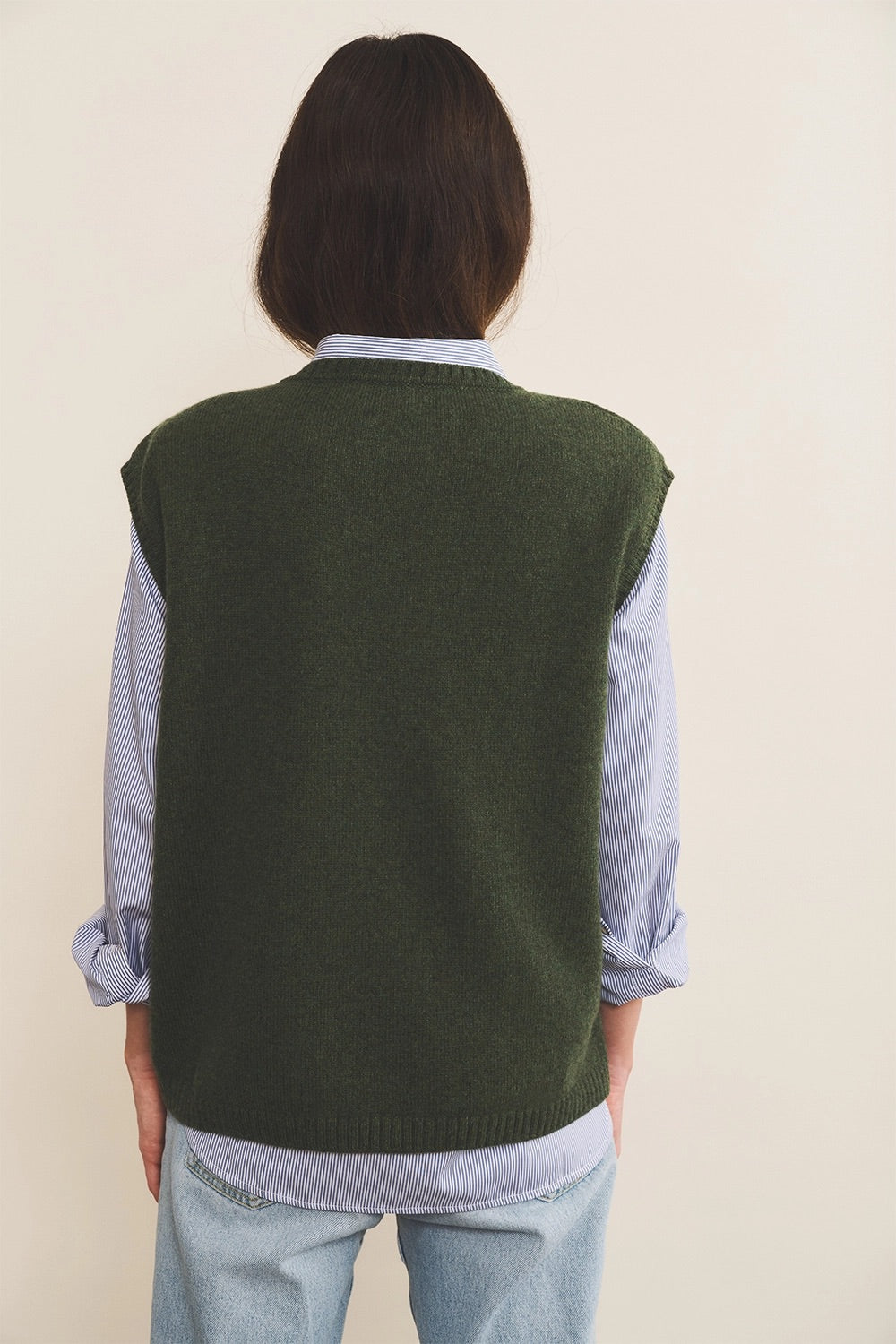 Dark green Cashmere sleeveless sweater women - back view | Berit | Linnea Lund