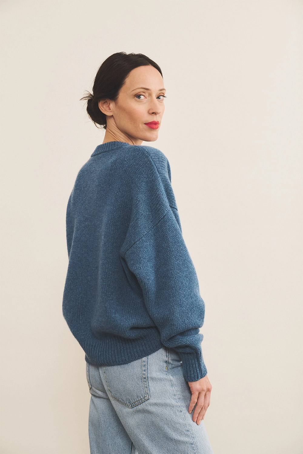 blue denim color cashmere sweater women - side view | Emilie | Linnea Lund