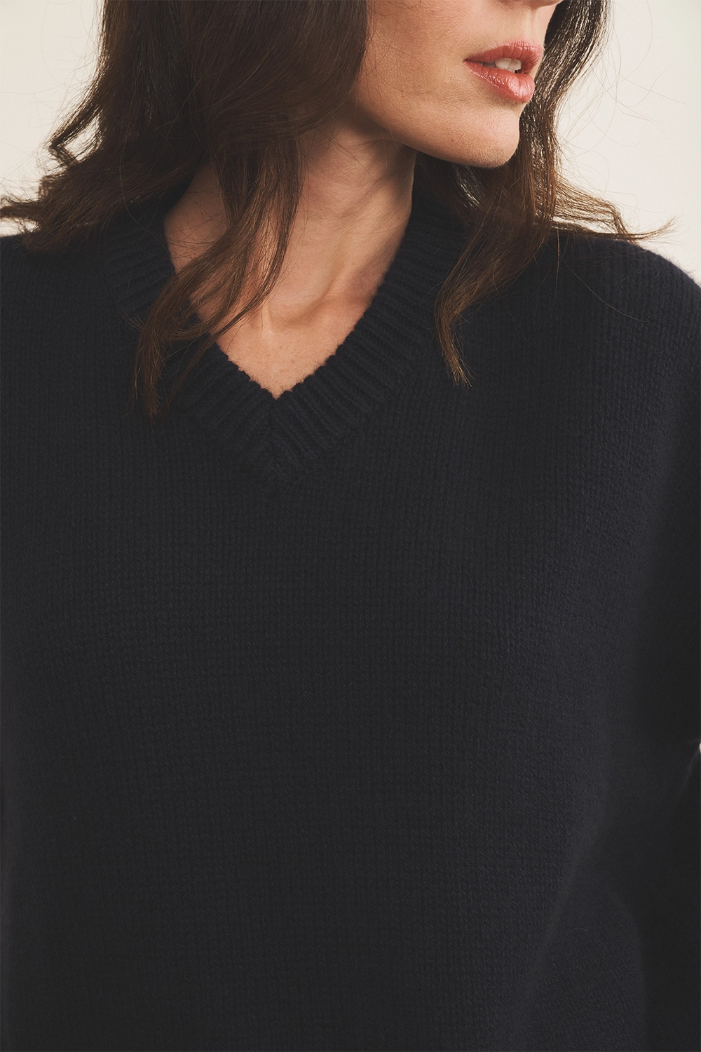 navy blue color cashmere sweater women - focus | Emilie | Linnea Lund