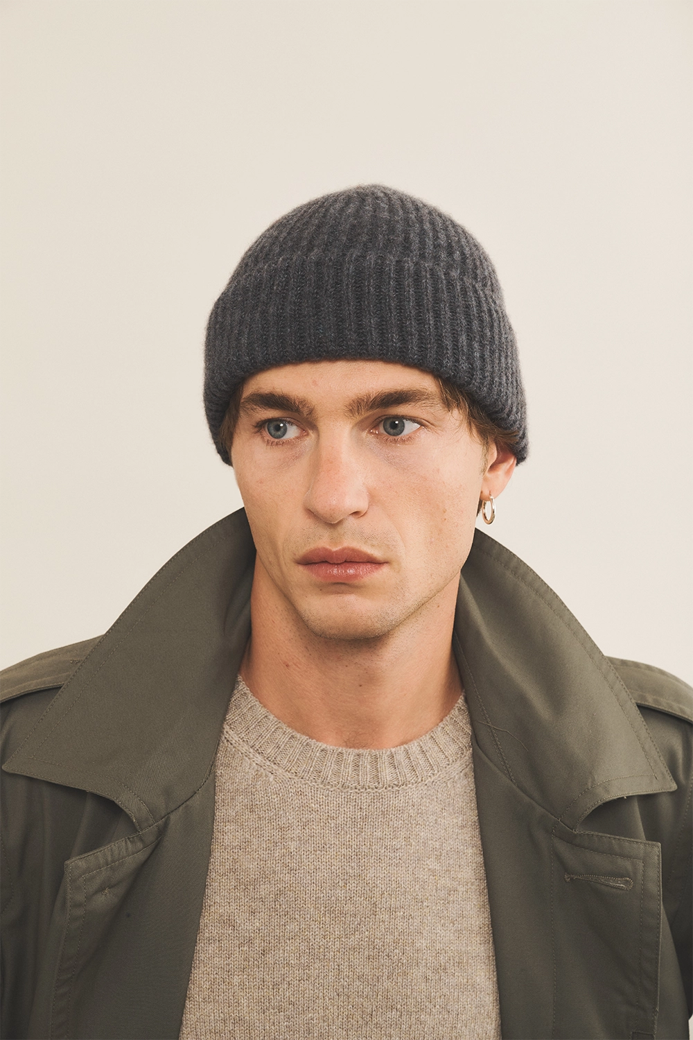 dark grey beanie cashmere men - front view | Harry | Linnea Lund
