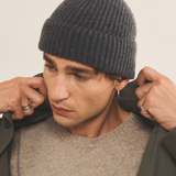 dark grey beanie cashmere men - side view | Harry | Linnea Lund