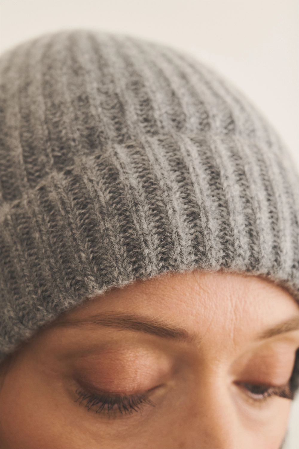 grey beanie cashmere women - focus| Harry | Linnea Lund