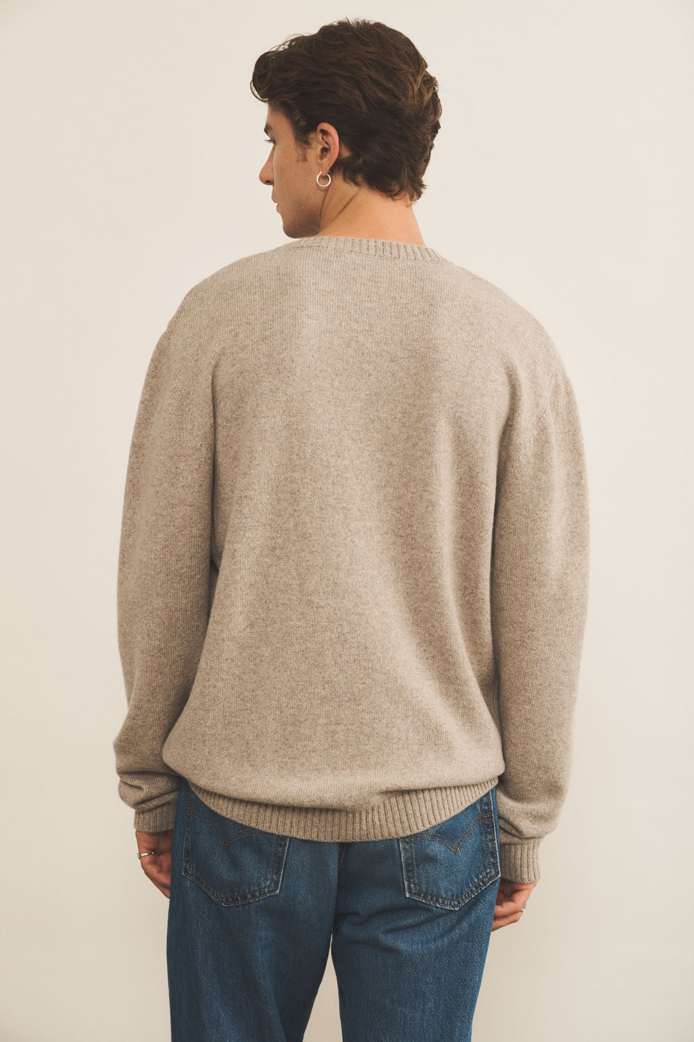 Beige men cashmere sweater - back view | Mimmi | Linnea Lund