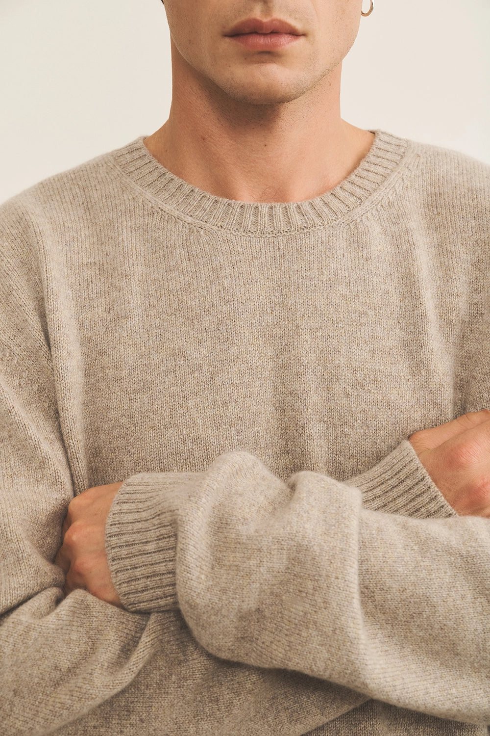 Beige men cashmere sweater - focus view | Mimmi | Linnea Lund