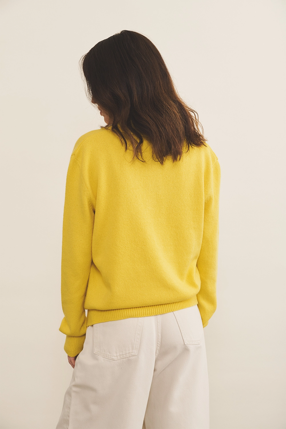 Cashmere polo women flash yellow - back view | Ralph | Linnea Lund