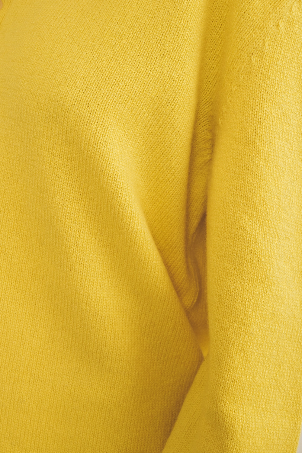 Cashmere polo women flash yellow - focus view | Ralph | Linnea Lund