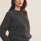 Dark grey cashmere sweater women - side view | Sergio | Linnea Lund