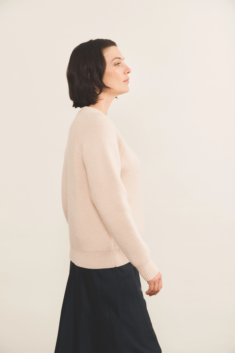 light pink cashmere sweater women - side view | Sergio | Linnea Lund
