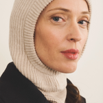 Beige balaclava unisex side view | Snoflinga | Linnea Lund