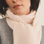 light salmon pink scarf cashmere - focus | Susanne | Linnea Lund