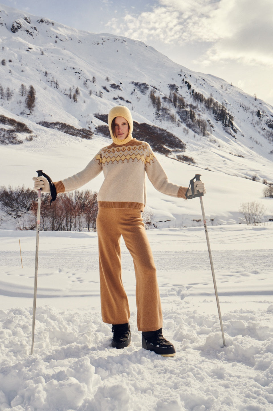 Cashmere Balaclava light yellow - women ski look | Snöflinga | Linnea Lund