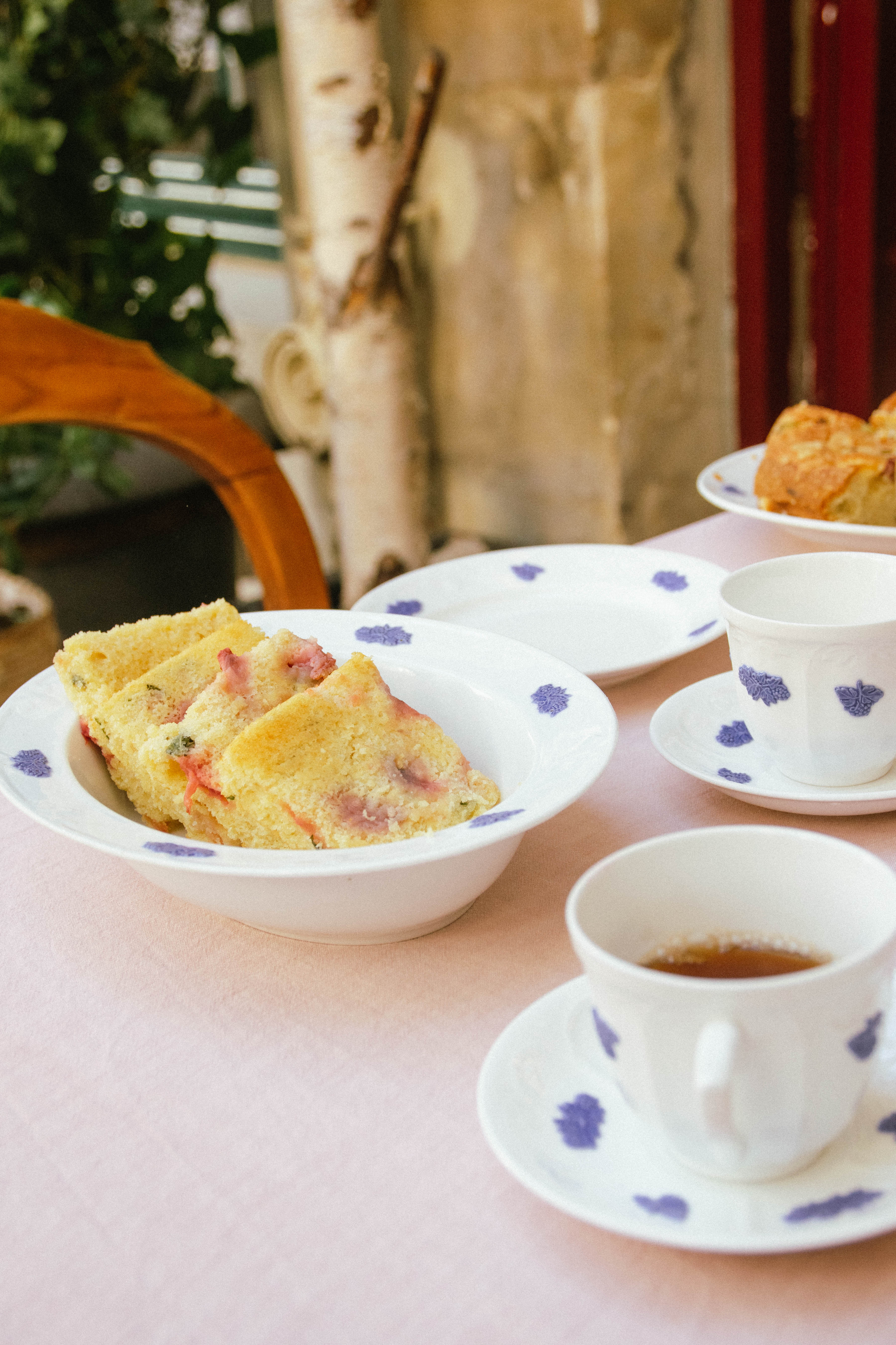 Food Fridays : Jordgubbs Och Myntakaka (Strawberry Mint Cake)