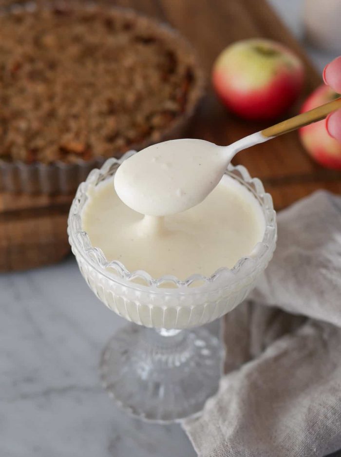 Vaniljsås: The easy Swedish vanilla sauce recipe