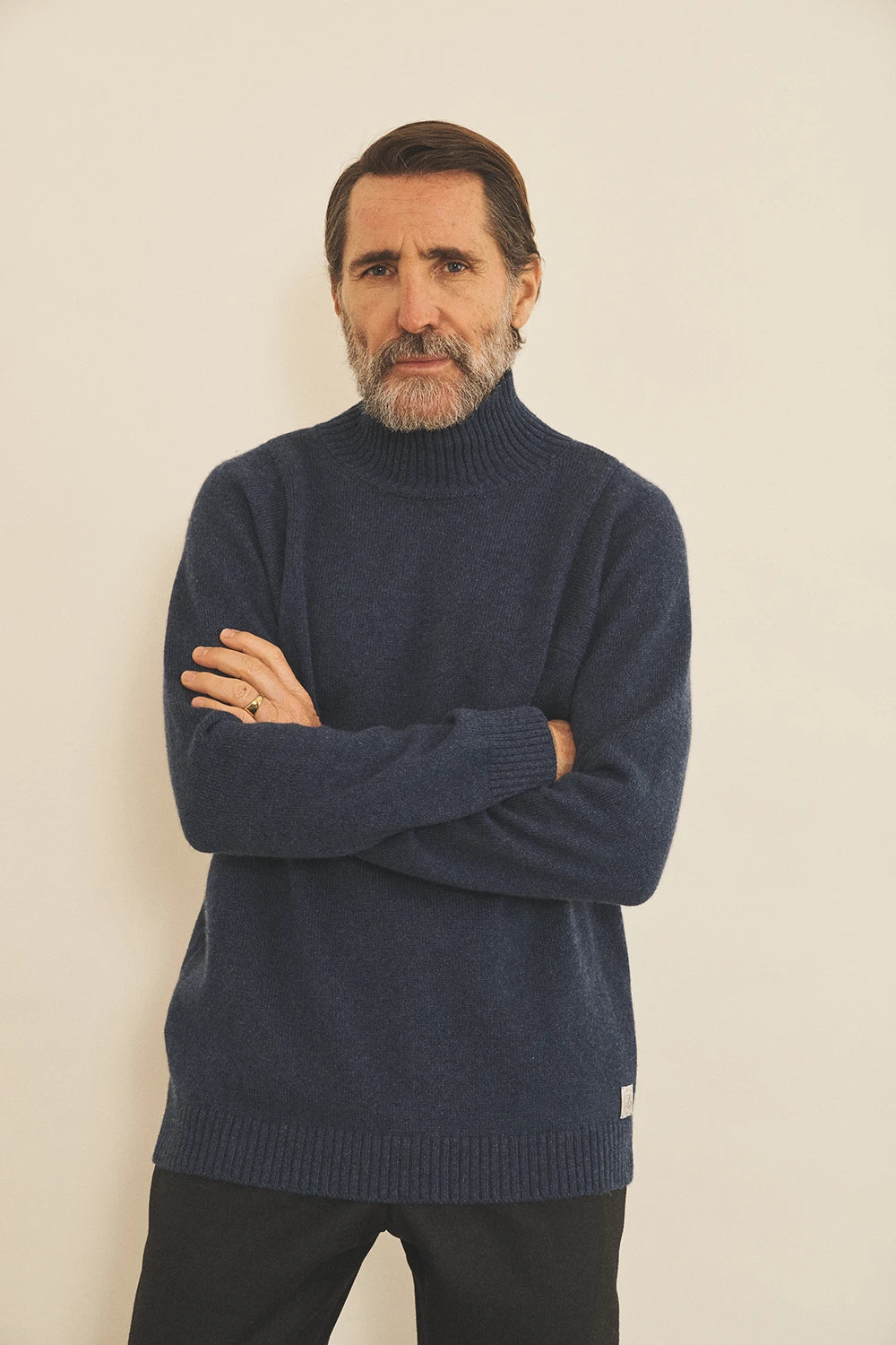 Blue men cashmere sweater - front view | Bjorn | Linnea Lund