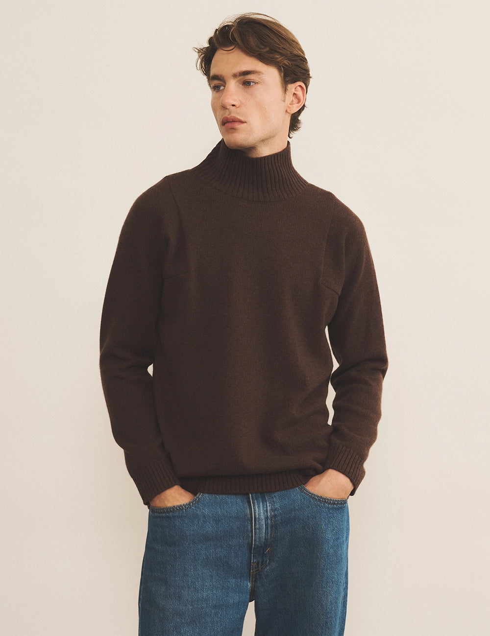 Brown chocolate Cashmere sweater men - front | Charles | Linnea Lund
