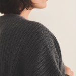 Dark grey cashmere cardigan women - focus| Charlot | Linnea Lund