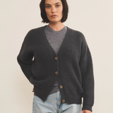 Dark grey cashmere cardigan women - front view | Charlot | Linnea Lund
