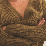 Green ochre cashmere cardigan women - focus | Charlot | Linnea Lund