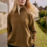 Green ochre cashmere polo sweater women - front view | Ralph | Linnea Lund