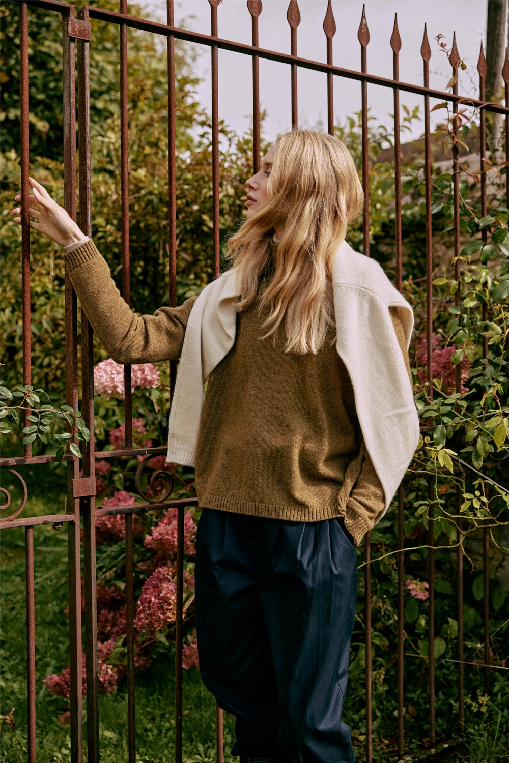 Green ochre cashmere polo sweater women - look | Ralph | Linnea Lund