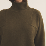 Kaki cashmere sweater women - focus | Charlotte | Linnea Lund