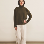 Kaki cashmere sweater women - look | Charlotte | Linnea Lund