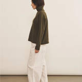 Kaki cashmere sweater women - side view | Charlotte | Linnea Lund