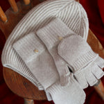 Beige cashmere mittens and beanie | Vantar & Harry | Linnea Lund