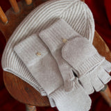 Beige cashmere mittens and beanie | Vantar & Harry | Linnea Lund