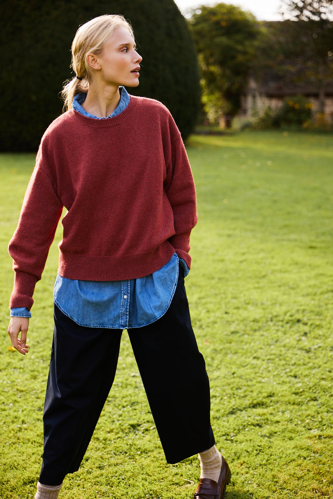 Cashmere sweater women red color - look view | Sarah | Linnea Lund